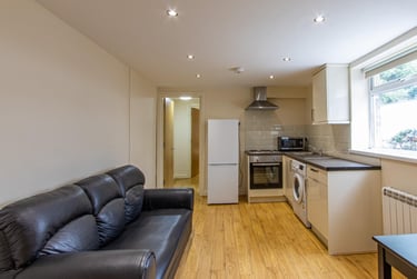 1 bed house, Gordon Road, Plasnewydd, Cardiff, CF243AL - Image 1